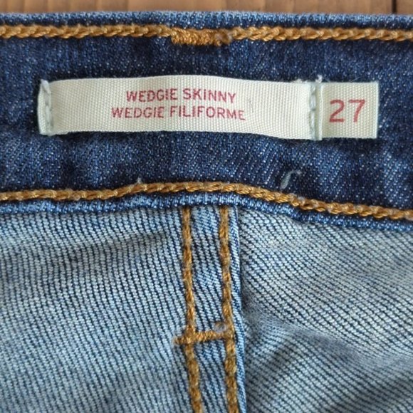 Levi’s Wedgie Skinny Raw Hem High Rise Jeans - Picture 3 of 12